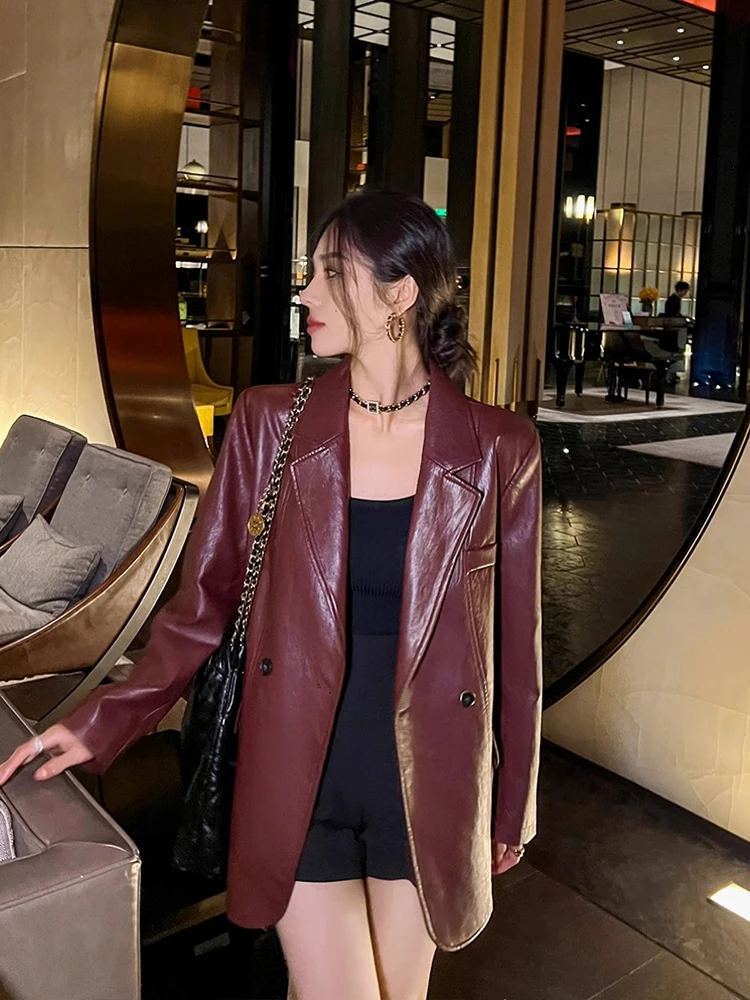 سترة كلاسيكية من جلد البولي يوريثان باللون العنابي للنساء معطف جيب بياقة مقلوبة لخريف 2025 ملابس خارجية أنيقة غير رسمية جديدة