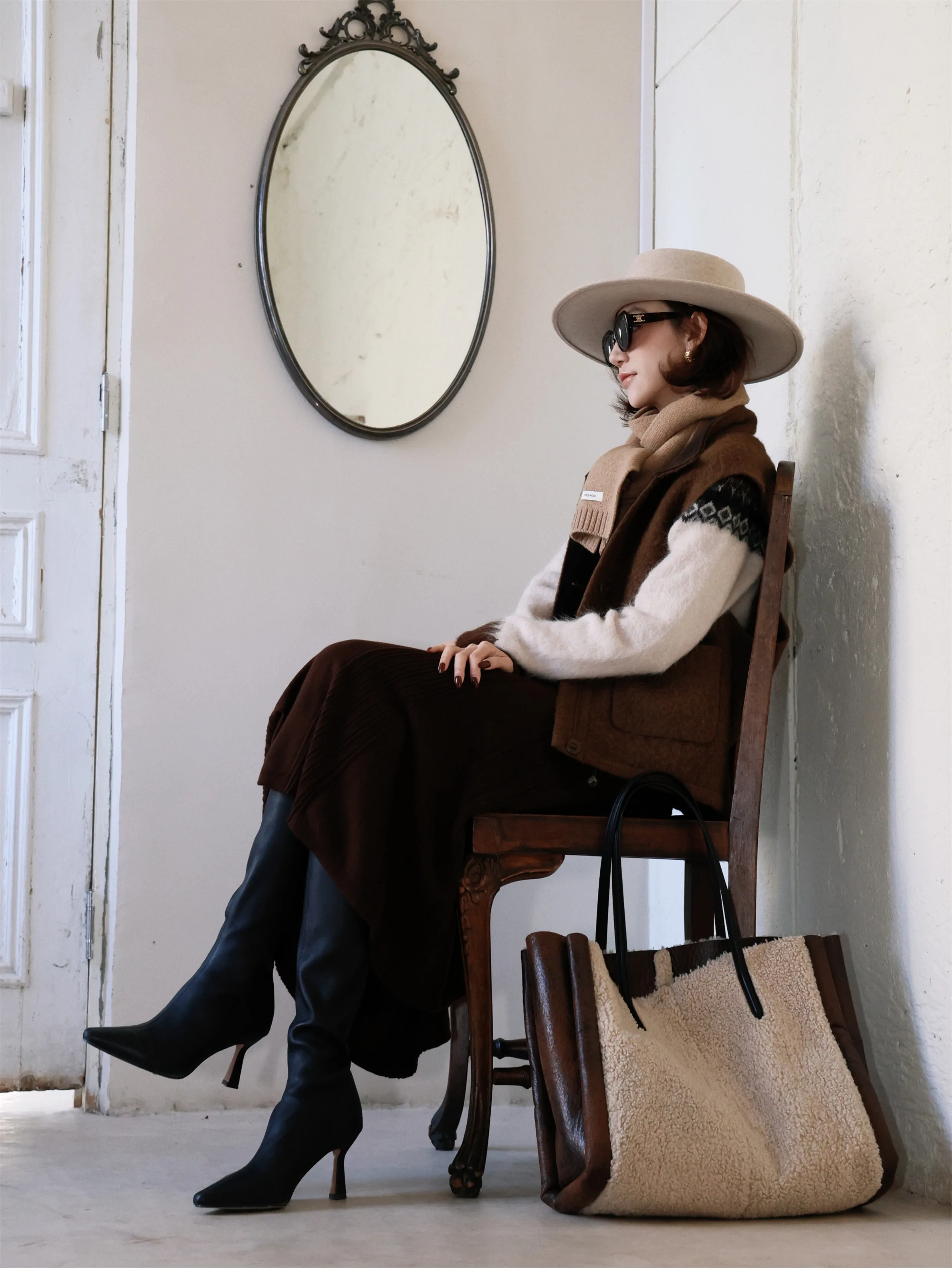 Round neck 100% pure wool sweater Lady Fairland Jacquard knit cardigan with design sense.
