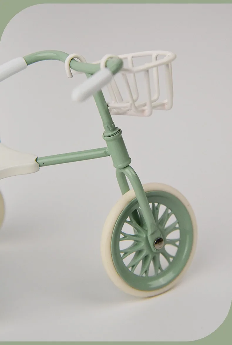 Tricycle l'inventaire en métal pour maison de poupée, accessoire réaliste pour herbe d Ob11, échelle 1:12