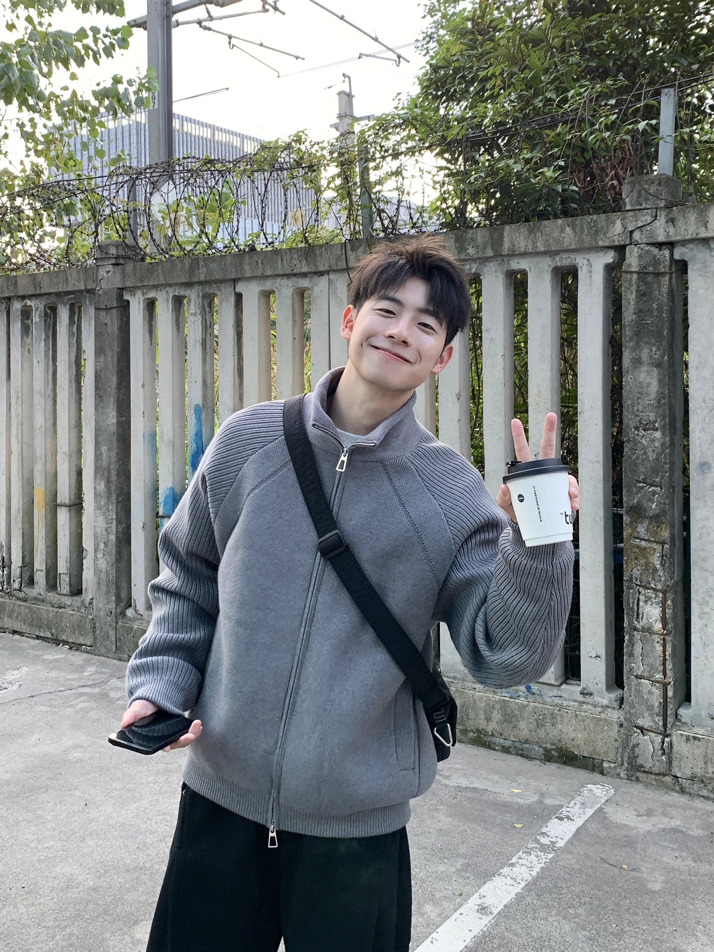 

Мужской вязаный кардиган с воротником-стойкой, утепленный хлопком, осенне-зимний, белый, с наполнителем из перьев, хлопковое пальто