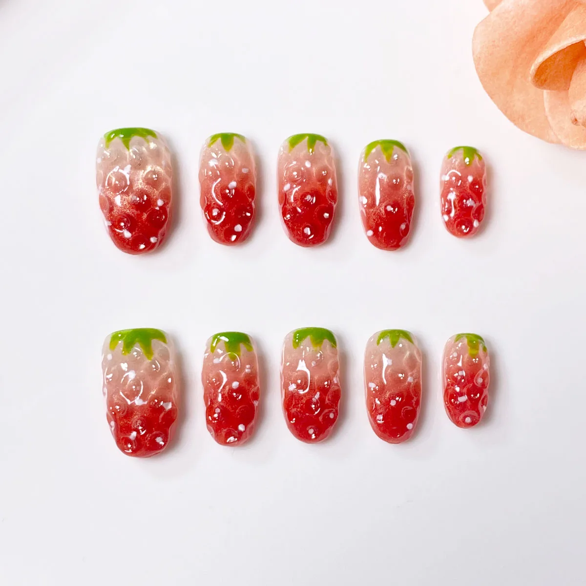 10 قطع من أظافر اللوز الحمراء المصنوعة يدويًا على شكل عين القطة الحمراء على شكل فراولة لطيفة ورقيقة لفن الأظافر. #3