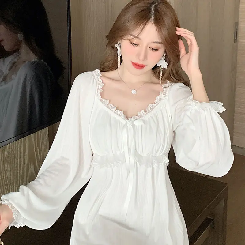 Chemise de nuit en dentelle à volants de style coréen pour femmes, robe de nuit, pyjama une pièce, manches longues élégantes, vêtements de maison