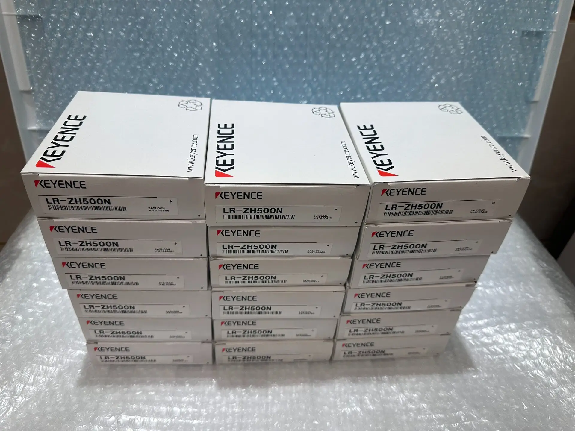 KEYENCE LR-ZH500N New Original Imported Sensor