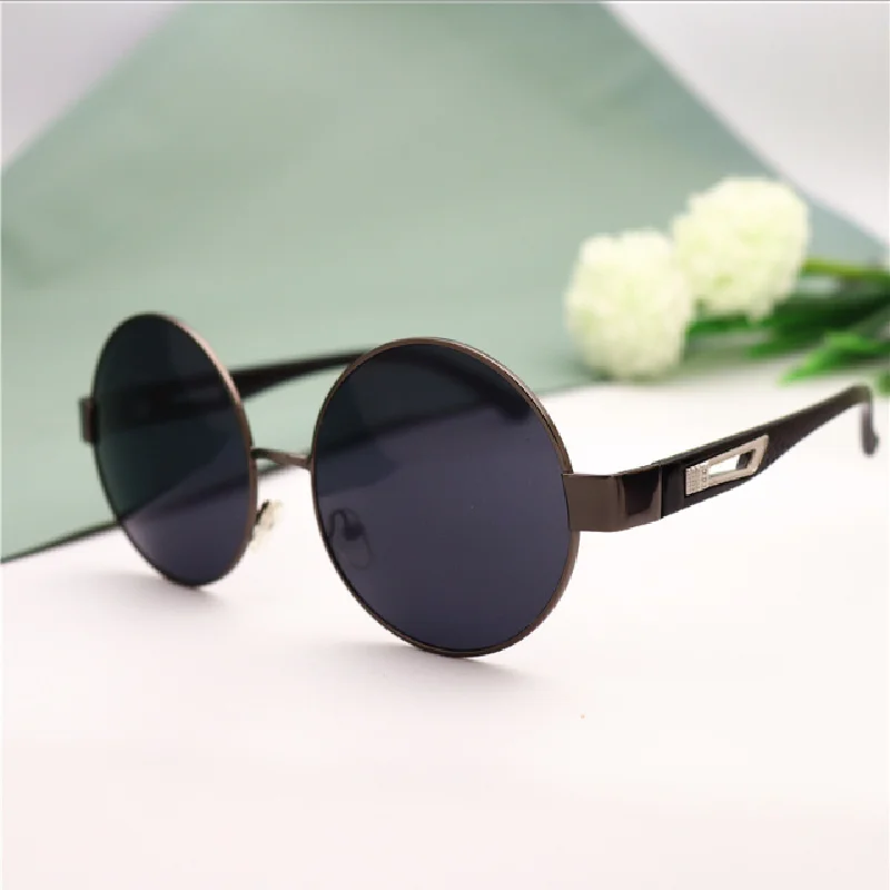 Round black sunglasses, trendy metal frame, round frame, black glasses, essential for outdoor sports and leisure, eye protection