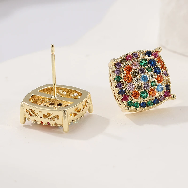Luxuriöse Goldfarbene Quadratische Ohrstecker mit Mehrfarbigen Zirkonia für Damen, Modische Verlobungs-Ohrringe – Detail 4