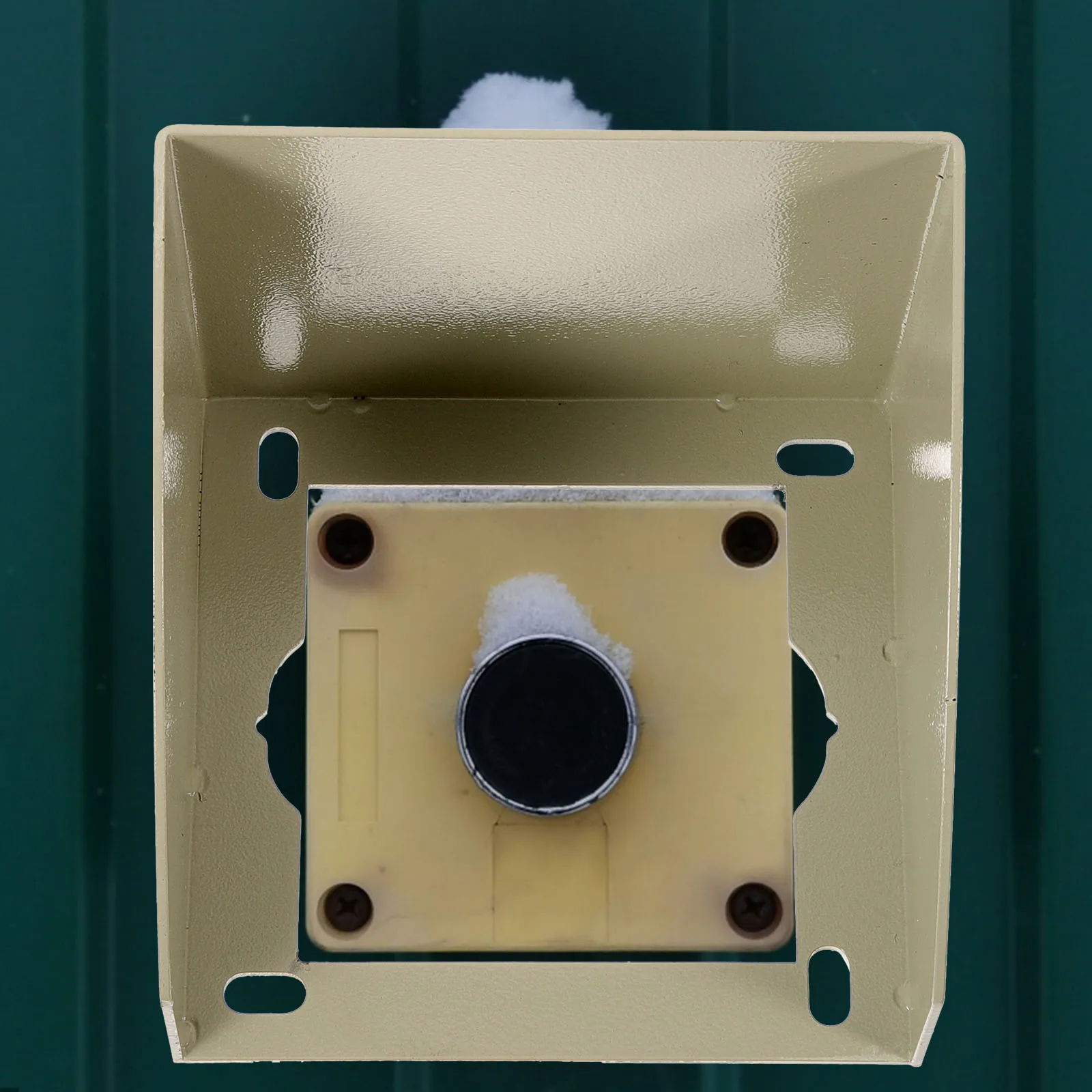 

Outdoor Waterproof Socket Cover Sturdy Iron Material Rainproof Outlet Protector Durable Wear-Resistant Easy Installation Home