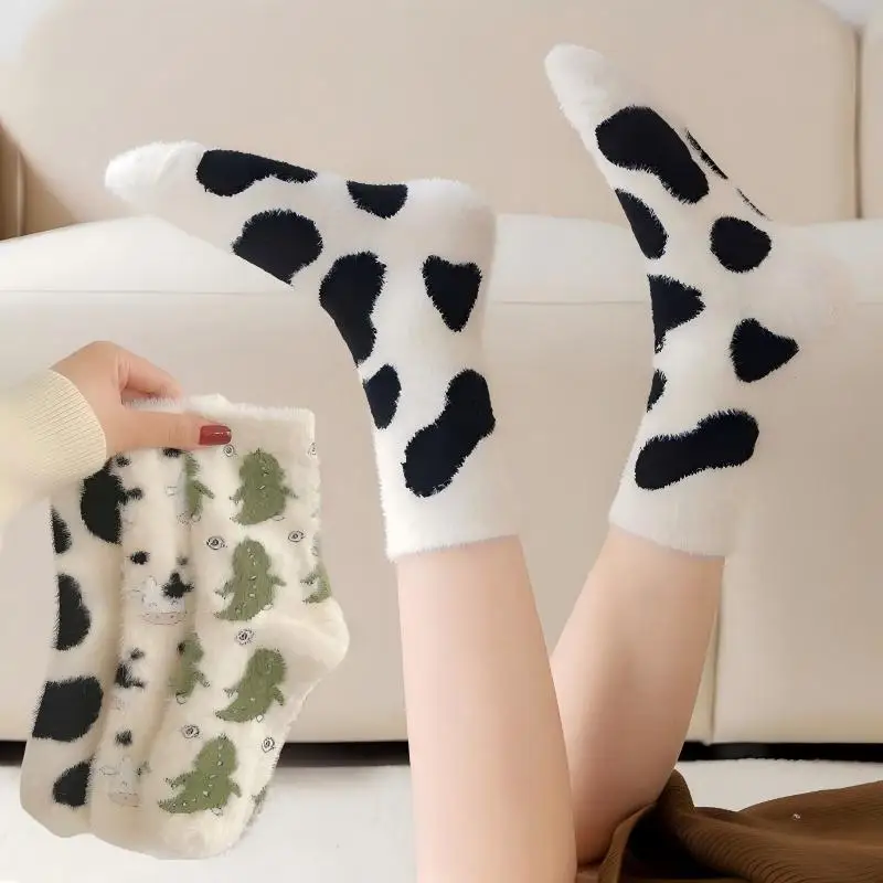 Autumn and Winter Plush Cartoon Mid-Calf Socks, 5 Pairs Pack, Cow/Dinosaur Cute Print, Soft and Fluffy, Warm Texture, Suitable for Home/Outdoor Wear/Holiday Gifts
