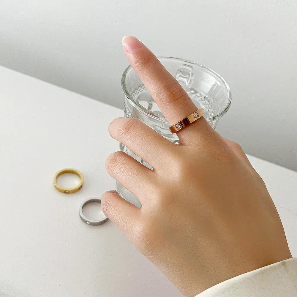 GD Fashion Luxury Non Tarnish Stainless Steel Width 6mm/4mm Gold-Color Designer Love Couple Ring Waterproof for Women Gift