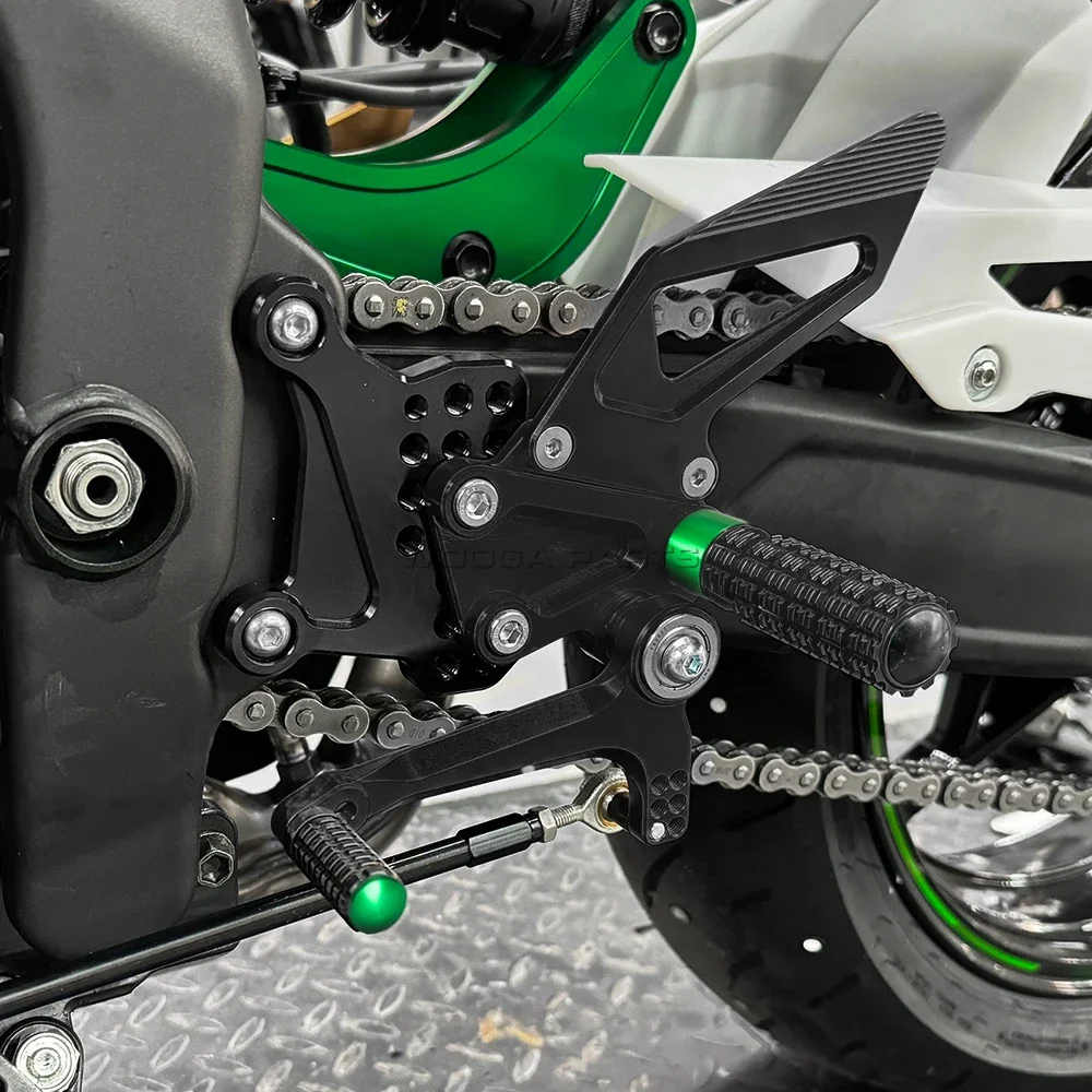 لكاواساكي نينجا ZX4R ZX4RR ZX25R مجموعة خلفية قابلة للتعديل أطقم خلفية ZX4R ZX25R مجموعة خطوة خلفية 4 موضع