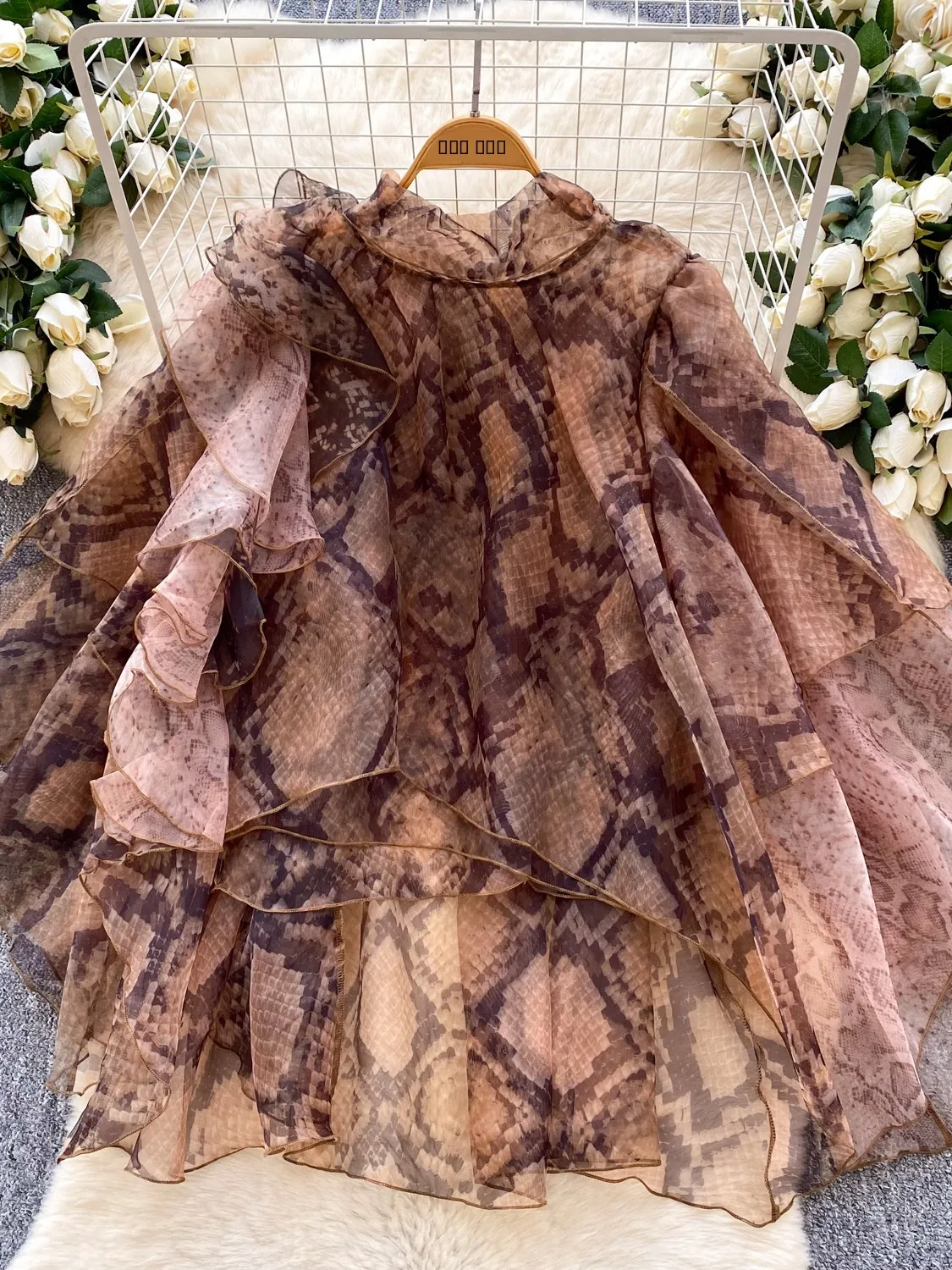 

Женская свободная блузка с длинными рукавами и принтом под змеиную кожу в стиле ретро, корейская версия, из полиэфирного волокна, для повседневной носки, с эффектом стройности