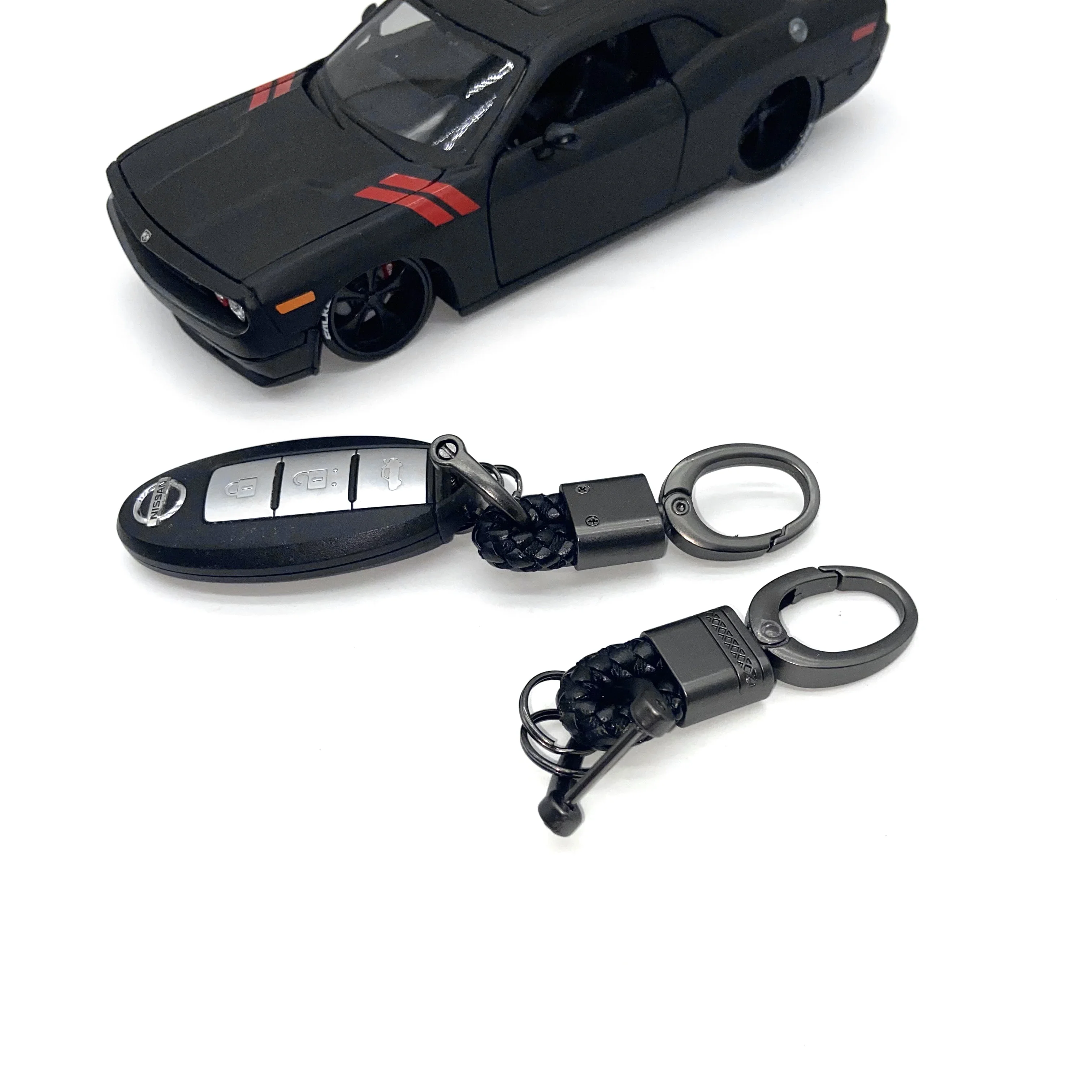 

Hand-woven Keychains Car Key Ring Men Women Cute Car Keyring Holder Waist Key Chain Charm Bag Gifts Car Accessories