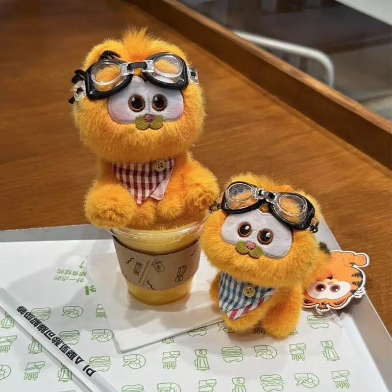 Porte-clés en peluche Garfield de dessin animé Kawaii, poupée en peluche douce périphérique, pendentif de sac à dos, accessoires cadeaux d'anniversaire pour ami