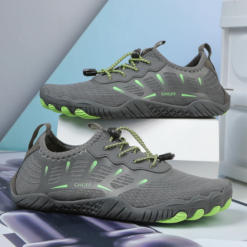 HKDQ Sepatu Air Pasangan Premium Sneaker Bertelanjang Kaki Memancing Lembut Sol Datar Jaring Anti Selip Sepatu Pantai Luar Ruangan Cepat Kering untuk Pria