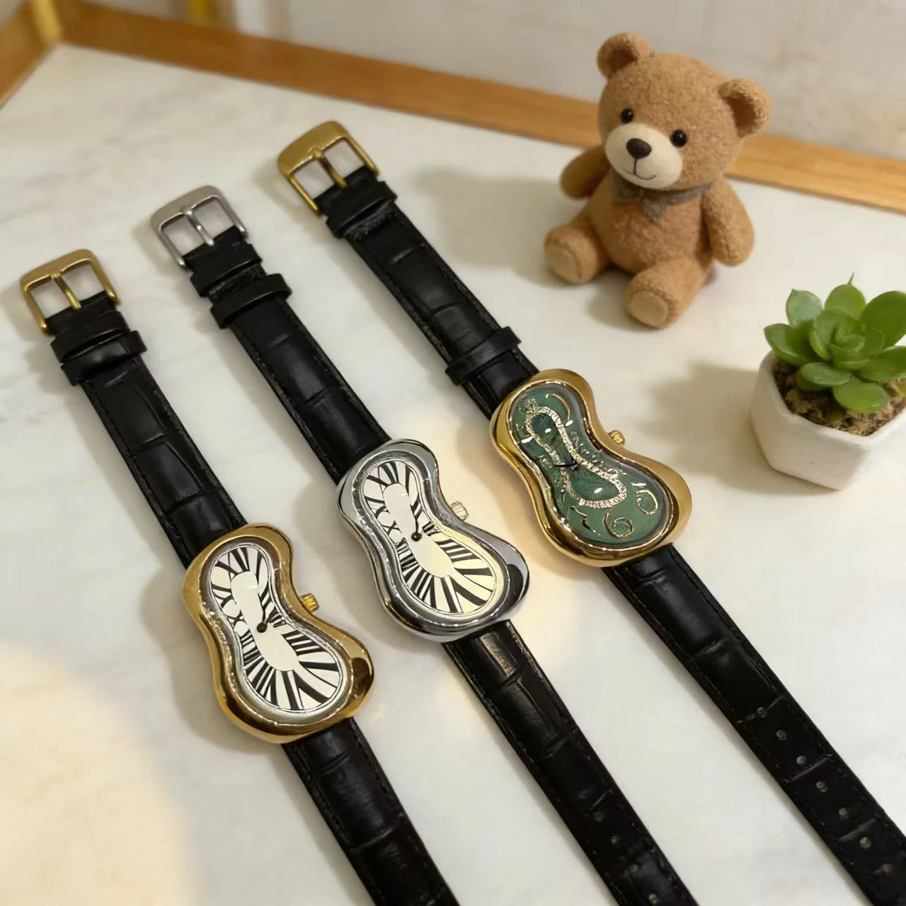 Surrealistische Kunst-Schmelzende-Uhr Einzigartige Soft-Time-Quarz-Armbanduhr mit Lederband Kreative Modeuhr für Männer und Frauen – Detail 8