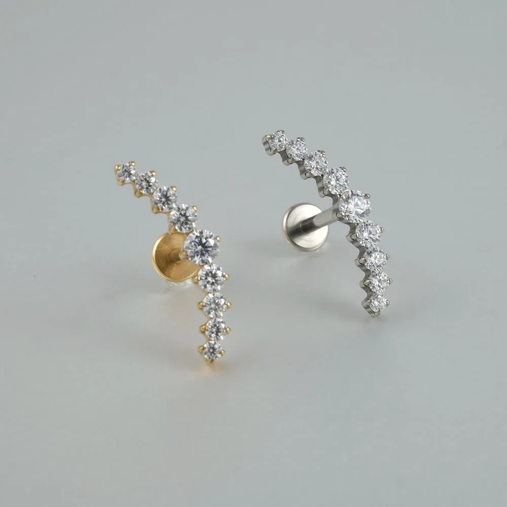 Серьга-гвоздик из титана G23 с фианитом в форме цветка 16G — фото товара