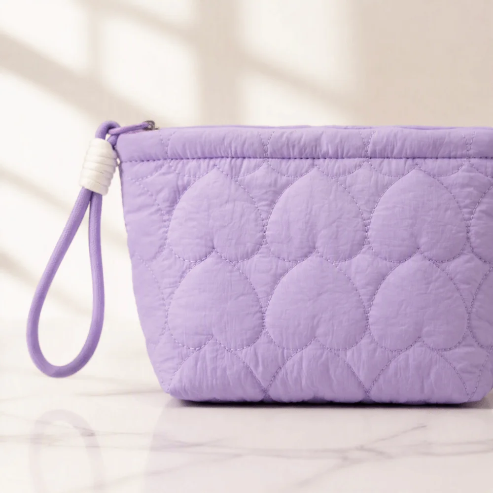 Large Capacity Cosmetic Bag Soft Inner Lining with Lanyard Lipstick Organizer Pouch Portable Heart Quilted Makeup Storage Bag