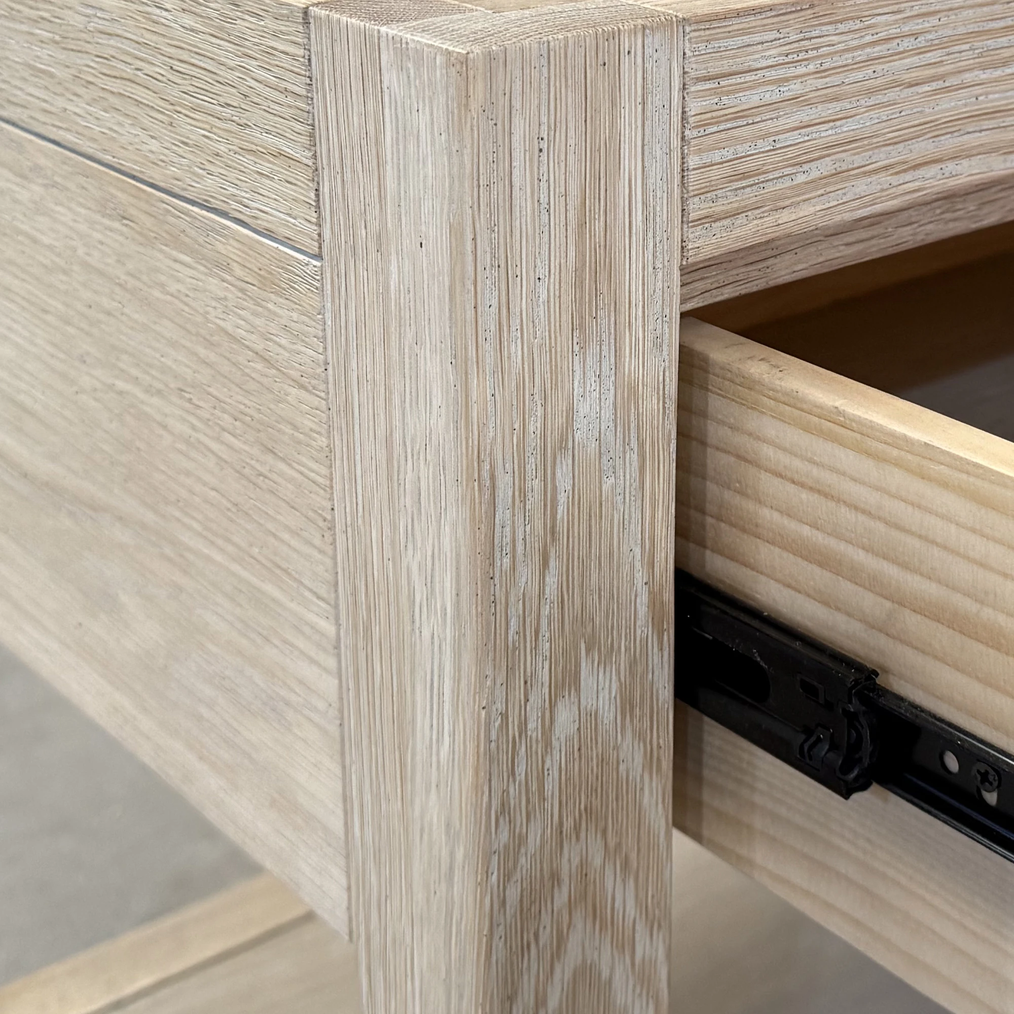 طاولة بجانب السرير بسيطة من خشب البلوط الأبيض المغسول بدرج واحد #6