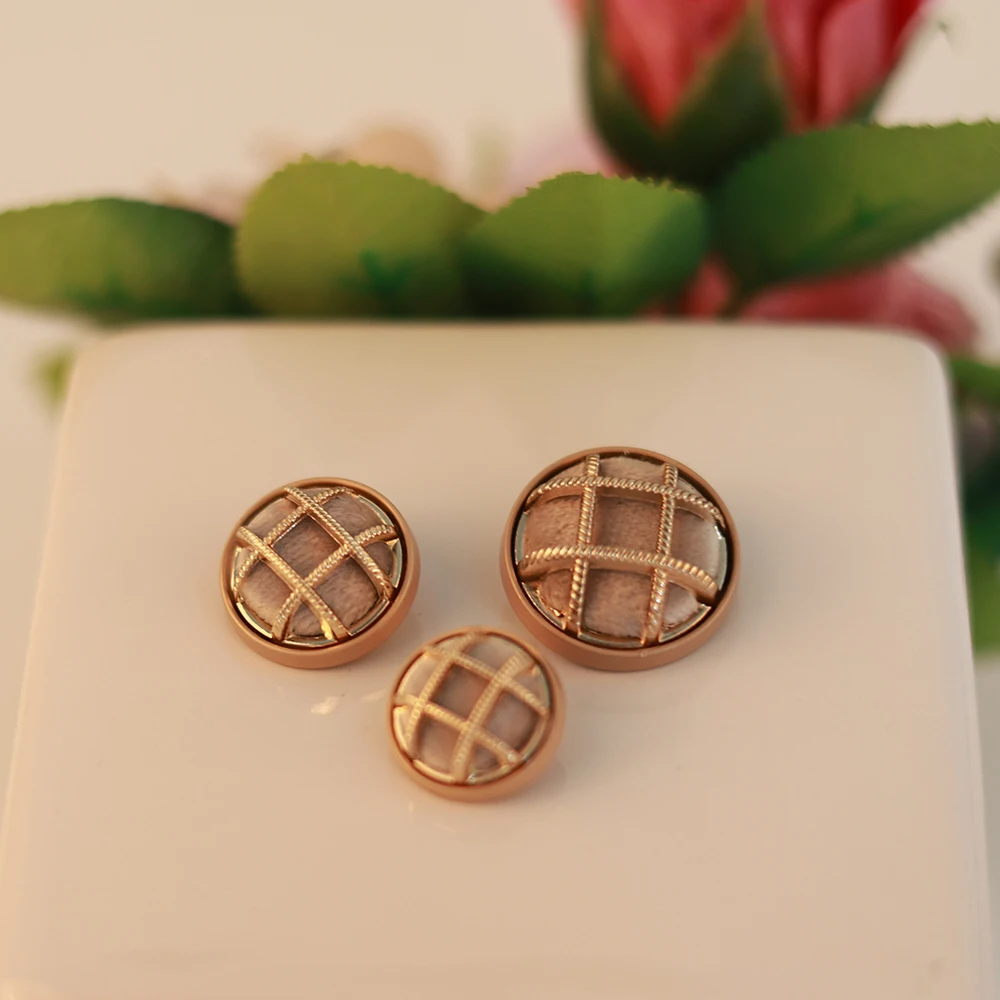 New Arrival 6PC Antique Rhinestone Decor Metal Gold Pink Black White Buttons For Clothes Coat Cardigan Sweater Sew Needlework