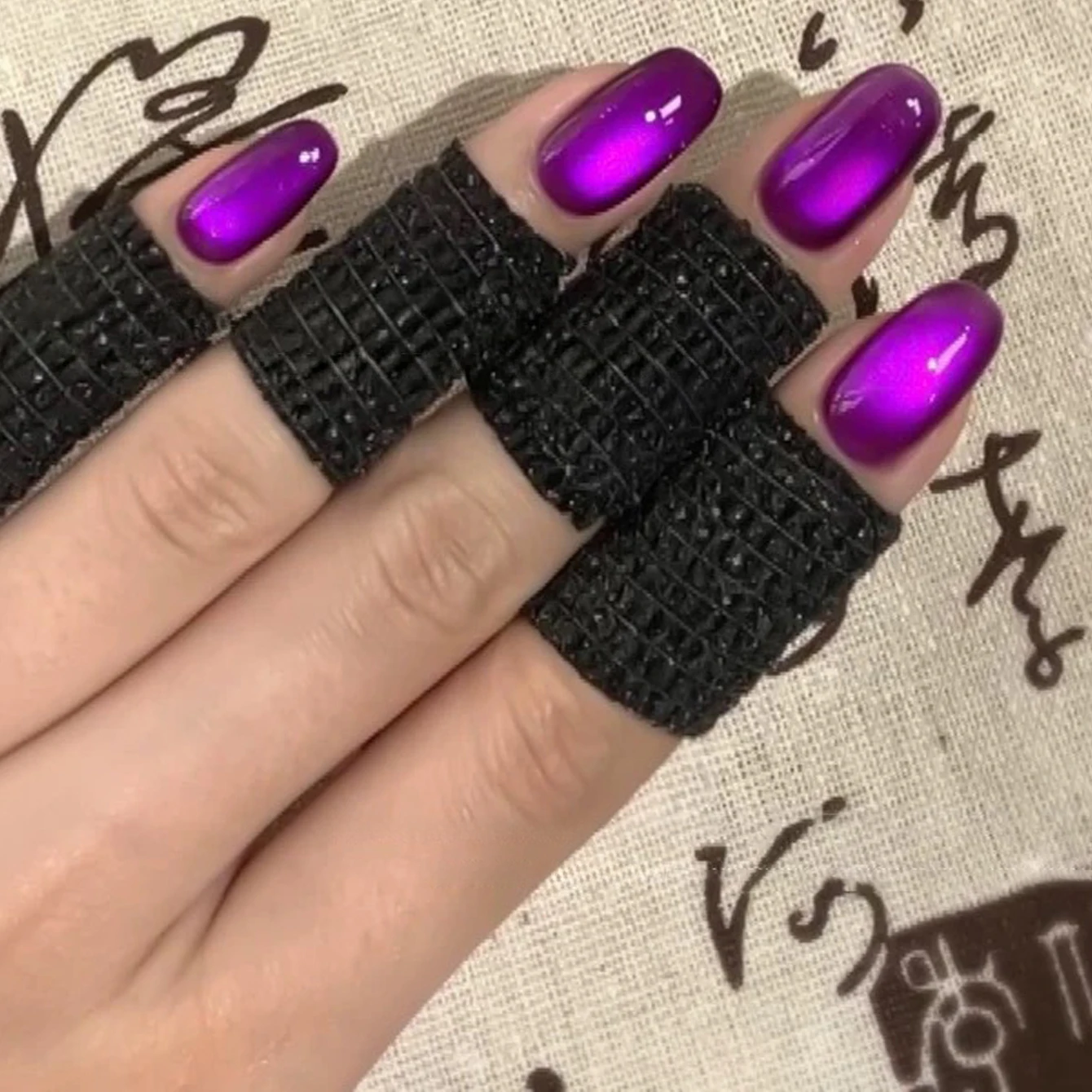 12ML 1PCS Northern Lights Glass Bead Cat's Eye Gel Nail Polish Perfect For Christmas Autumn Nails Nail Art Purple Nails