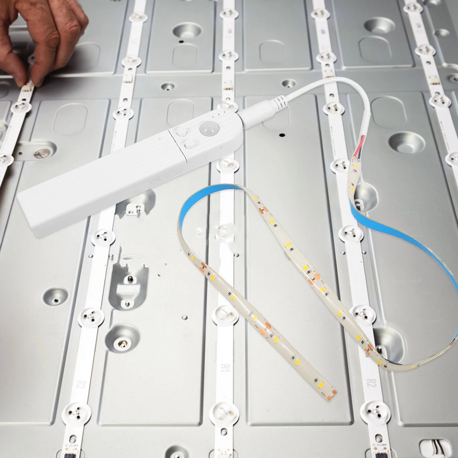 

Human Body Induction LED Light Strip Warm White Case Decorative Strip Lamp for Bedroom Home Bedside Mirror