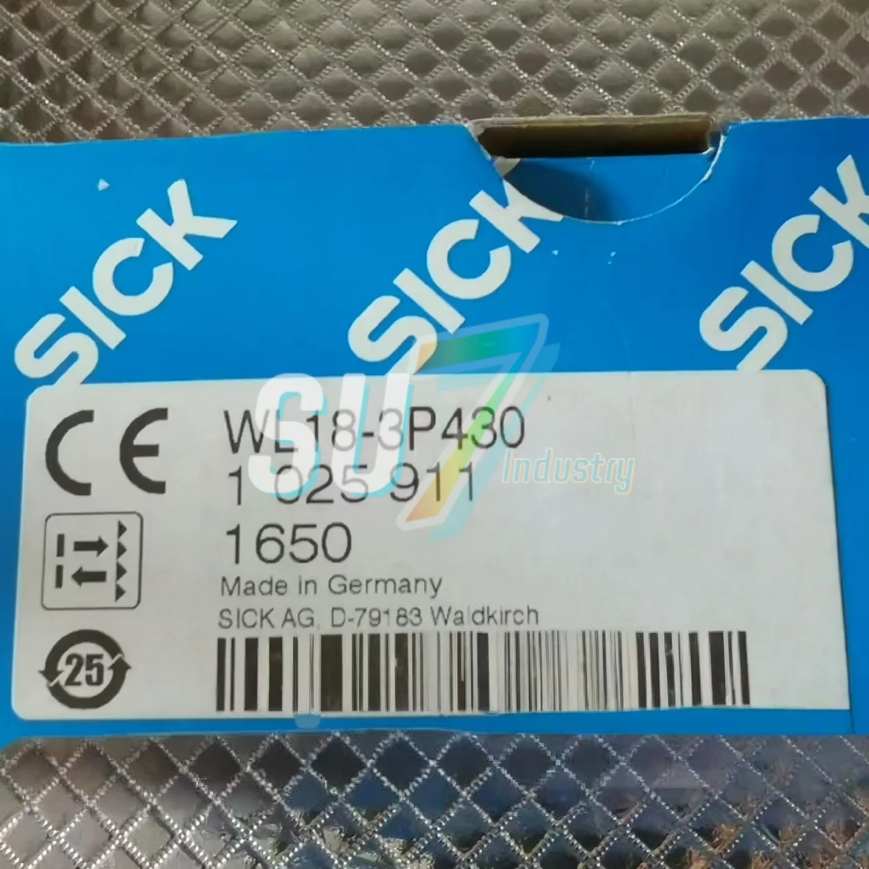 

Фотоэлектрический переключатель новый в коробке WL18-3P430 1025911 WT24-2B210 1016931 WT24-2B410 1016933