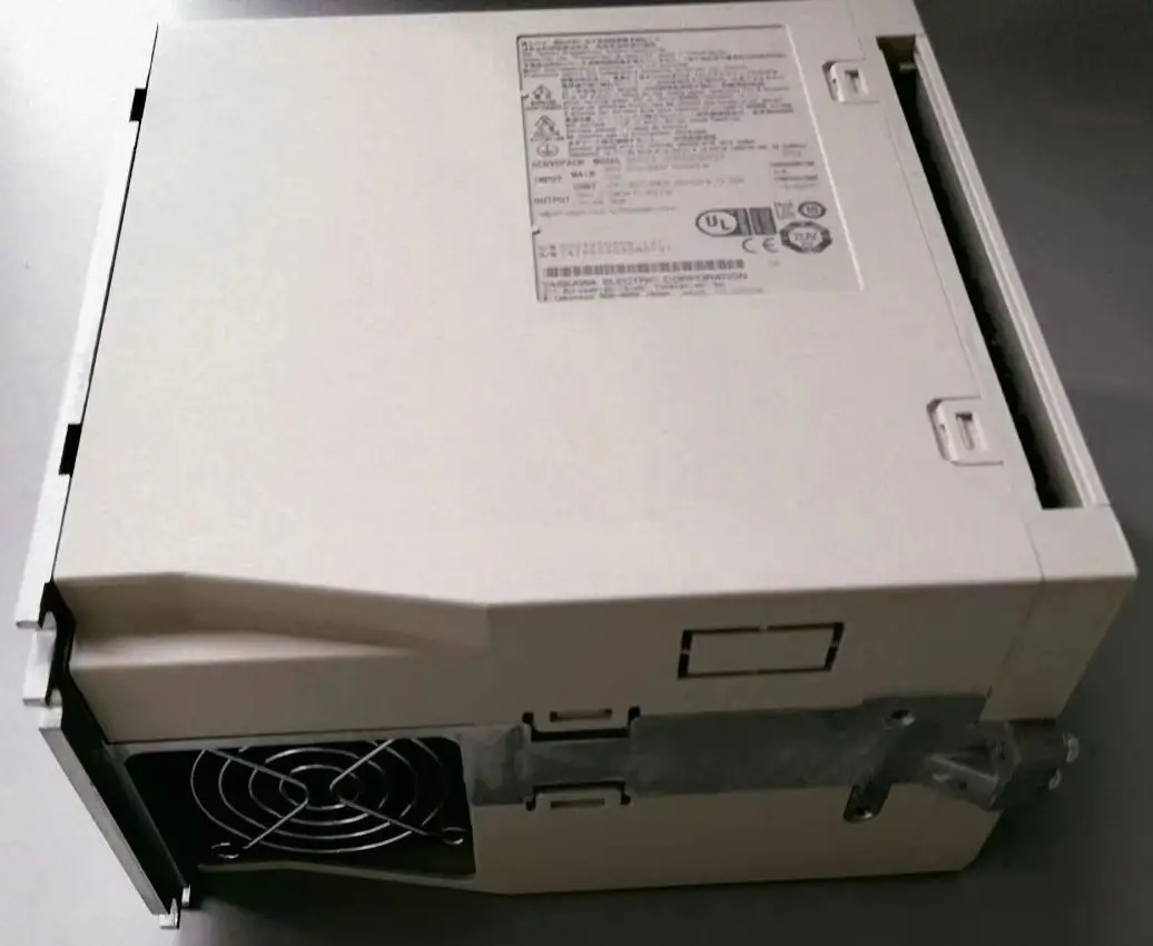 

SGD7S-200A00B202 Brand new Servo Drive， SGD7S 200A00B202，in stock