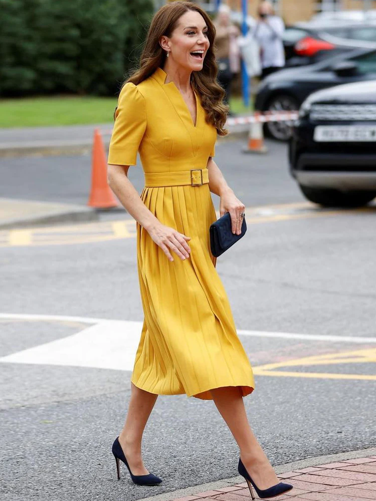 Kate Middleton Princess New Fashion Elegancka letnia nowa damska sukienka z paskiem Slim Casual Party Vintage Wysokiej jakości żółta sukienka midi