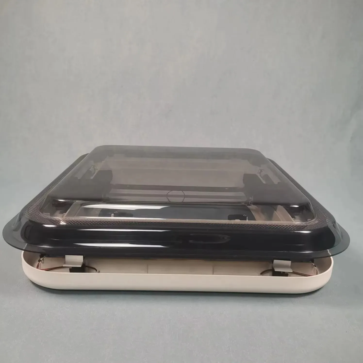 Immagine 6: Lucernario Manuale per Camper, Roulotte e Motorhome 500*500mm con Luci LED