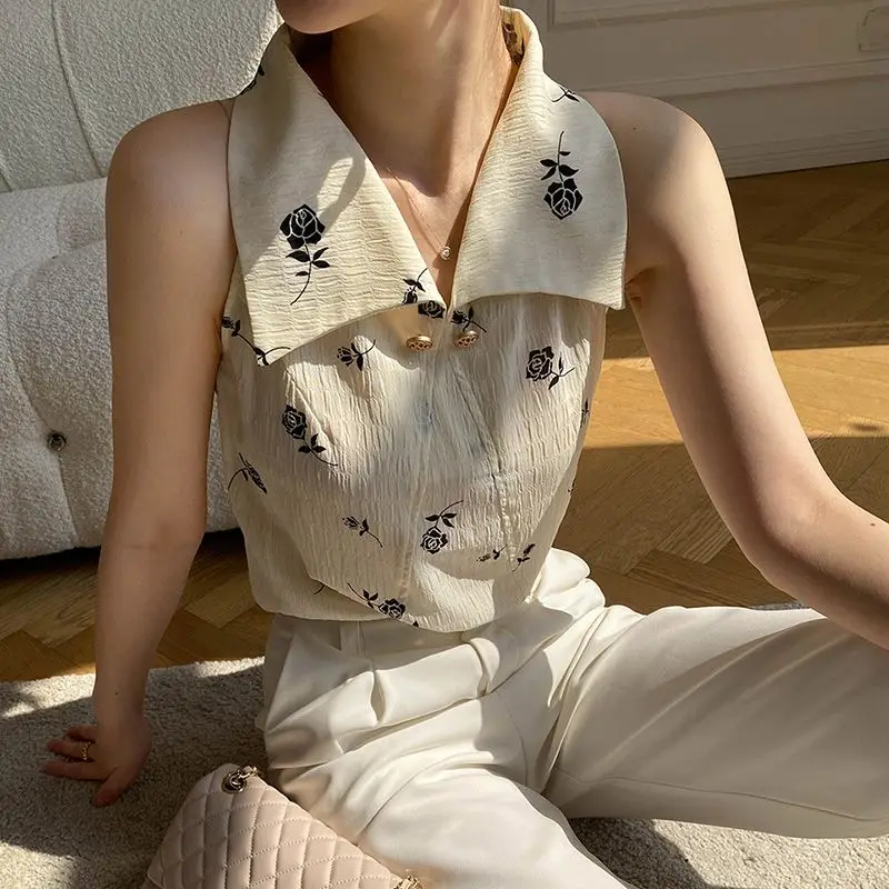 Women‘s French Vintage Romantic Top Black Rose Print Off-Shoulder Chiffon Blouse 2026 Summer Sleeveless Lapel Shirt