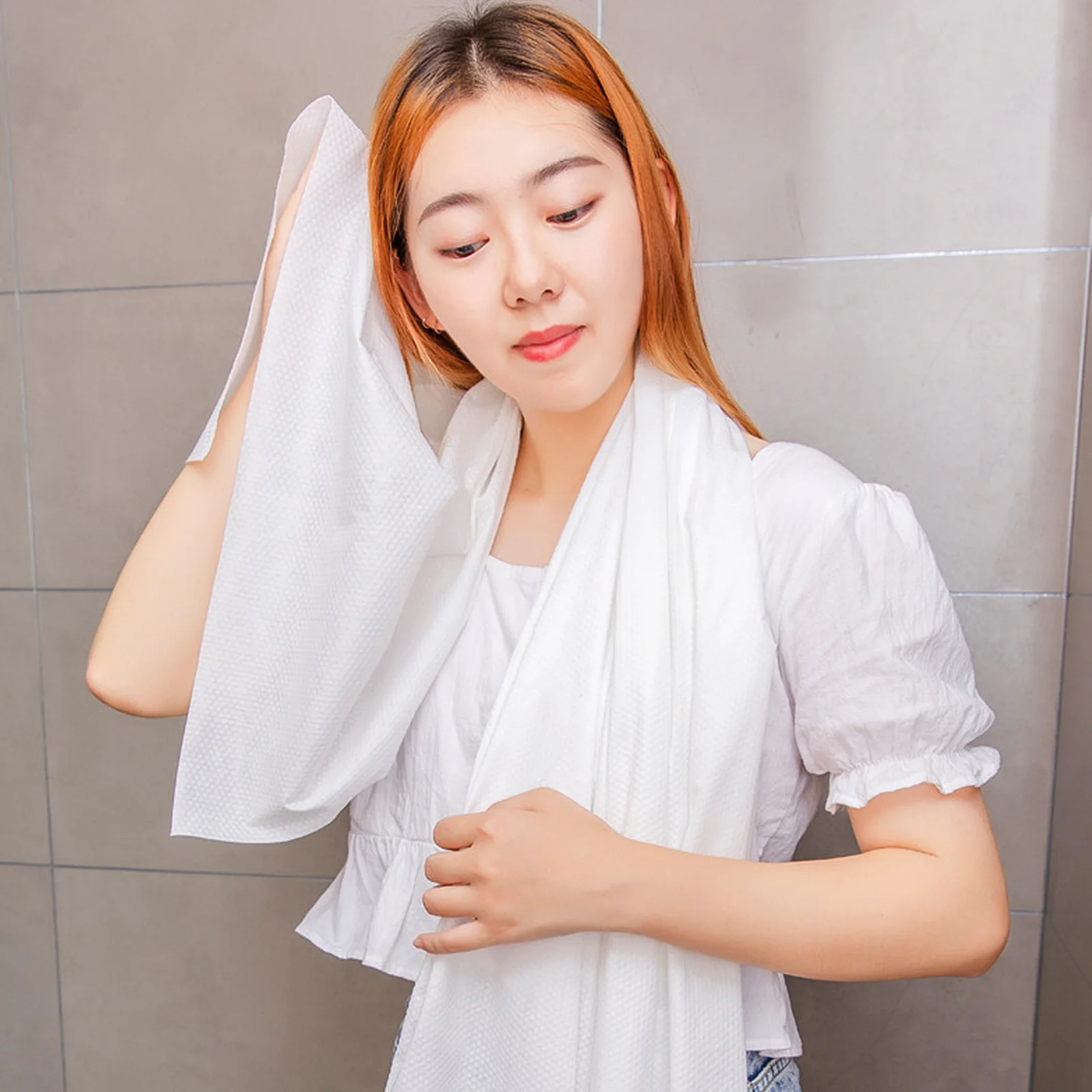 

1 Roll 30X65Cm Disposable Towels Multifunctional Water Absorbent Wipes For Spa Salon Pedicure Cleaning Beauty Supplies Home