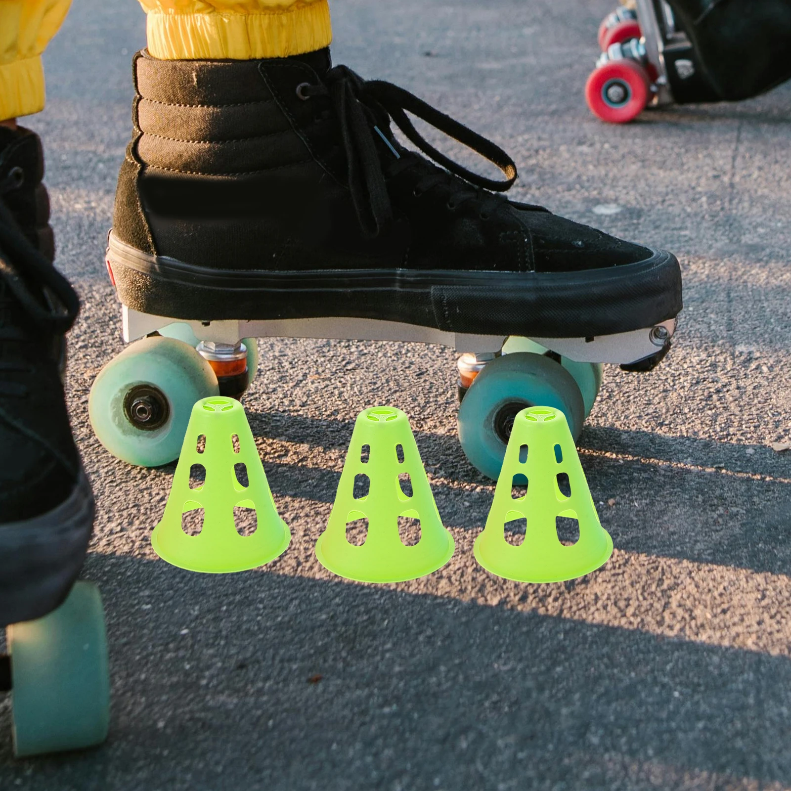 

20Pcs Roller Skating Training Cones Mini Plastic Windproof Agility Markers Outdoor Sports Practice Skill Development