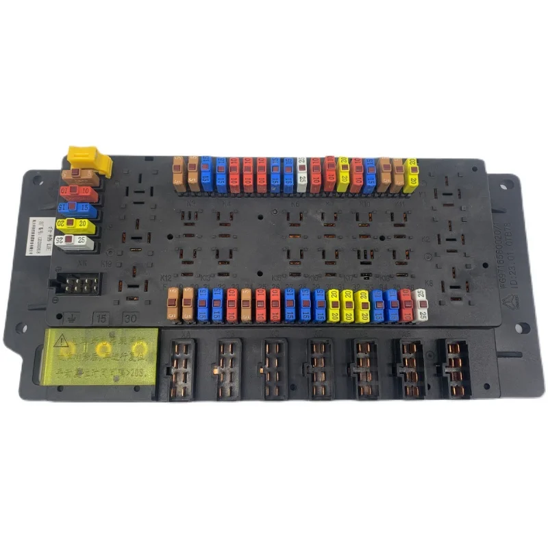 Central electrical junction box assembly (with circuit breaker)WG9716580020 ADAPTS to SinotruK Haowo cab junction box fuse modul