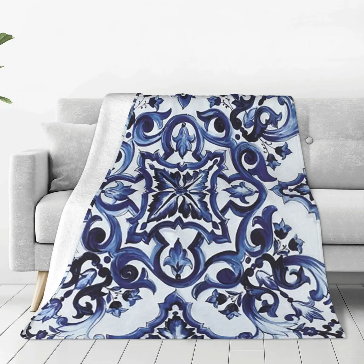 Blue Ornate Floral Mediterranean Sicilian Tile Blanket Soft Warm Flannel Throw Blanket Cover for Bed Picnic Travel Home Sofa