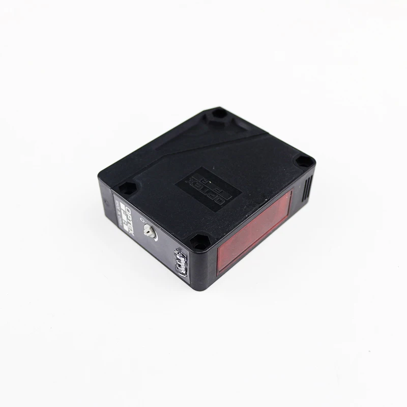 V4D-200 OPTEX diffuse reflection photoelectric sensor V4D-200 detection distance 2m brand new original