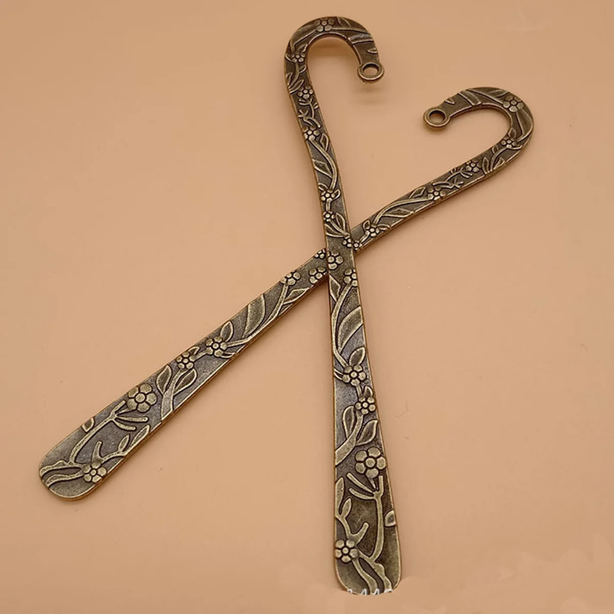 Bronze Silber Ton Pflaumenblüte Blumen Pflanzen Geschnitzte Metall Lesezeichen Für Buch Lesen Schmuck DIY Zubehör 119mm – Detail 3