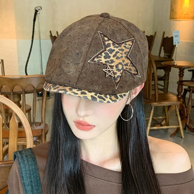 Women's American Retro Hats: Versatile Fall/Winter Beret with Polka Dots and Stars; American “It Girl” Style Painter's Cap