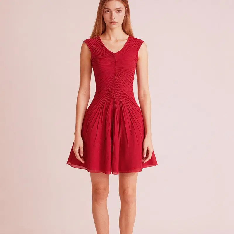 

Elegant Red V-Neck Knitted Short Dress Women's A-Line Skirt Slimming Waist Design Sexy Ins Style Party Wear Zipper Closure