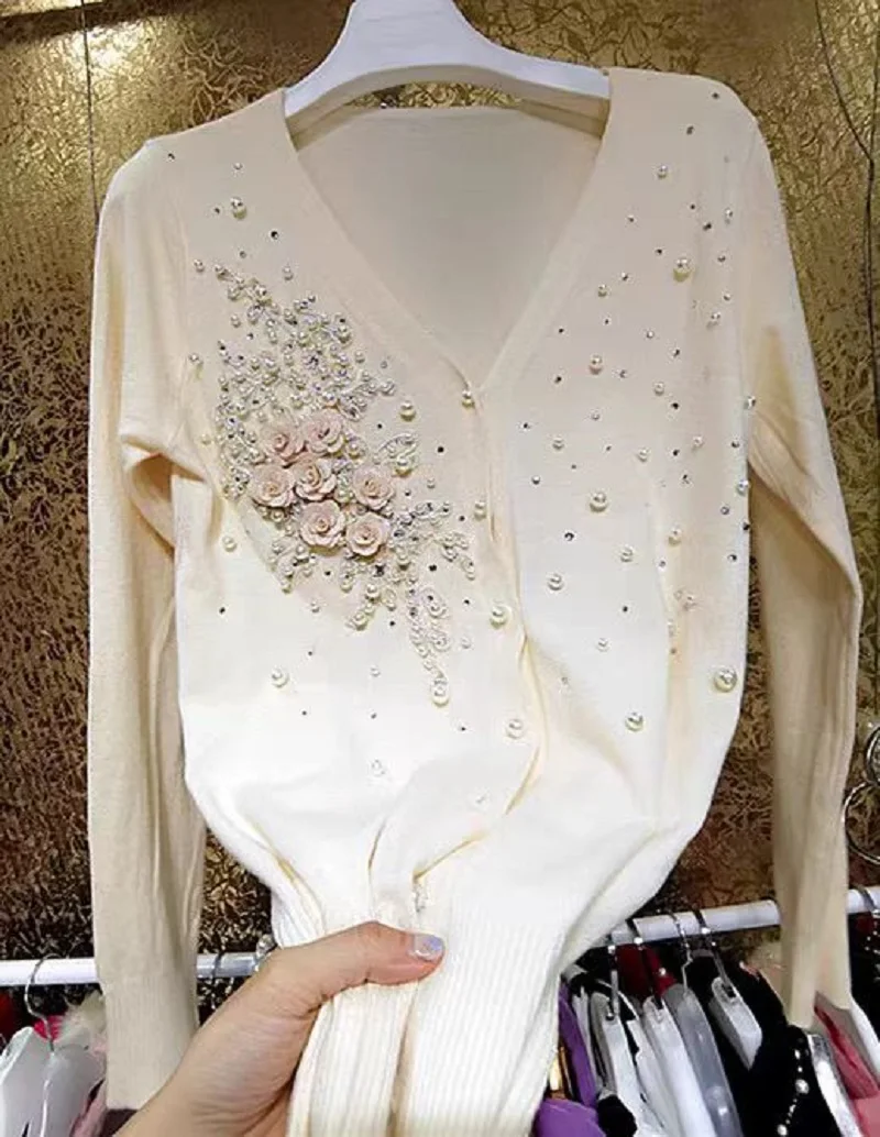 Baru di musim gugur 2024 manik-manik bunga jahitan kardigan rajut wanita V-Neck Rhinestones Slim Fit lengan panjang Sweater tipis mantel Atasan