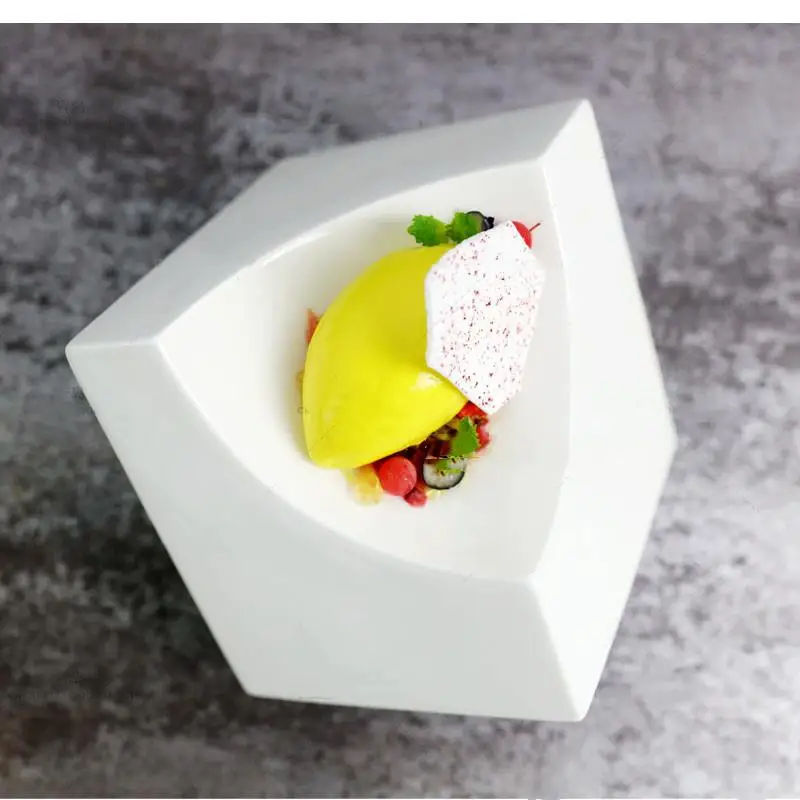 French Molecular Cooking Plate White Dessert Alien Ceramic Kitchen Tableware Restaurant Decoration