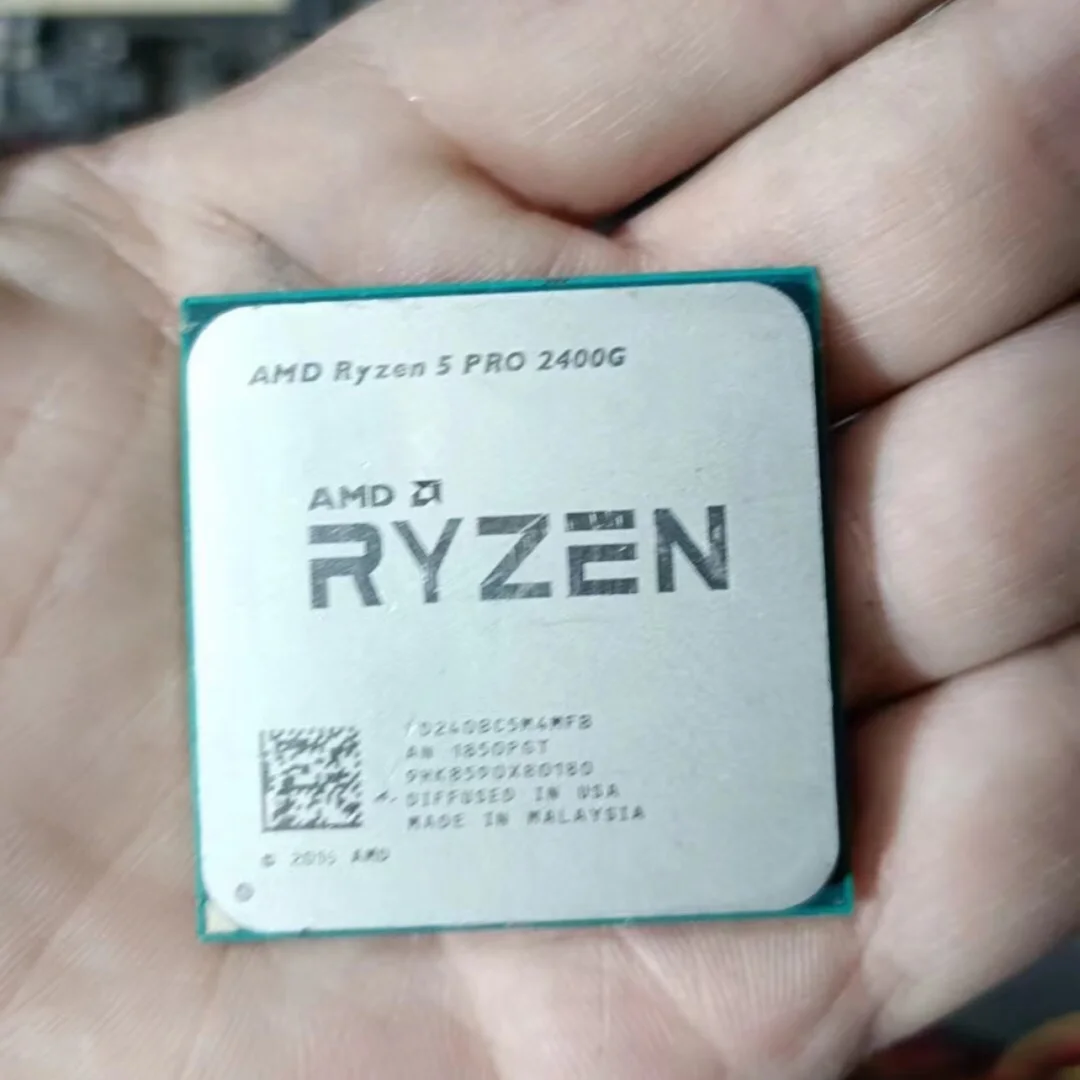 

AMD Ryzen 5 Pro 2400G R5 Pro 2400G 3.6 GHz Quad-Core Quad-Thread 65W YD240BC5M4MFB Socket AM4 CPU Processor