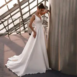 Nach Maß Einfache Satin Hochzeit Kleid Sexy V-ausschnitt Elegante Strand Braut Kleider Backless Braut Party Kleid Lange Zug 2023