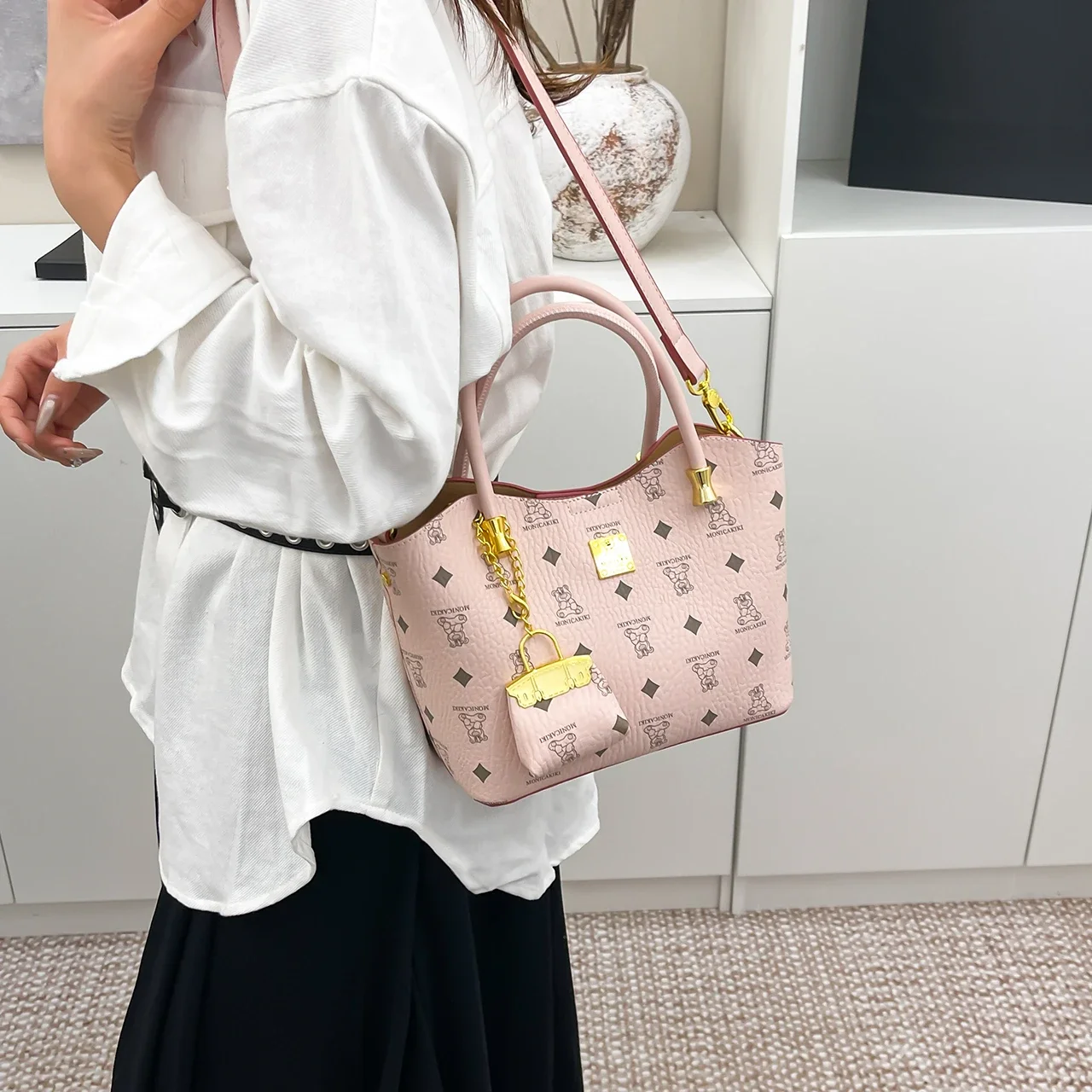 

2025 Popular Ladies Leather Crossbody Bag By Famous Designer Shoulder Tote Handbags Elegant Classic For Shopping
