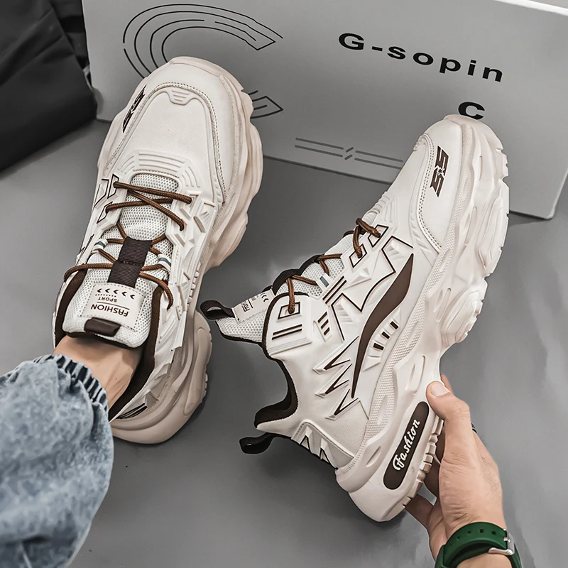 أحذية رياضية سوداء للرجال 2025 منصة جديدة للربيع والخريف للرجال زيادة الترفيه عالية الجودة قابلة للتنفس أحذية جوكر توري المد