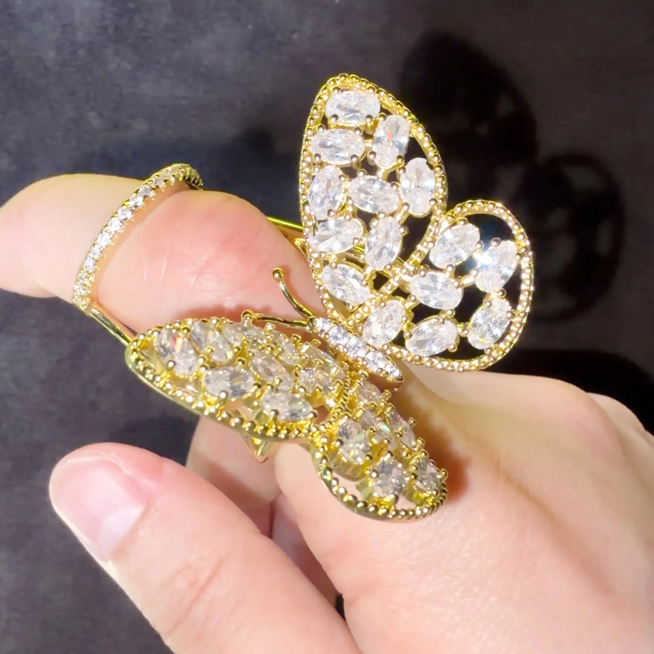Kfvanfi High Quality Women\'s Butterfly Ring Copper 18K Gold Plated Adjustable Creative Movable Luxury Stress Relief Jewelry Gift