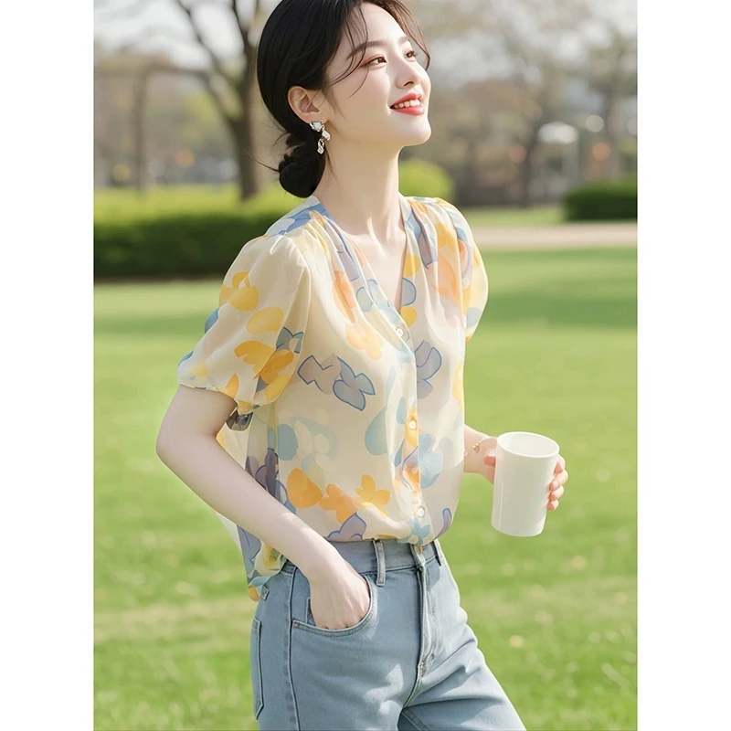 

Summer Faion Light Maturi Women's irt ort Sve Print Polyester Fiber Versatile Sli And Attractive Top