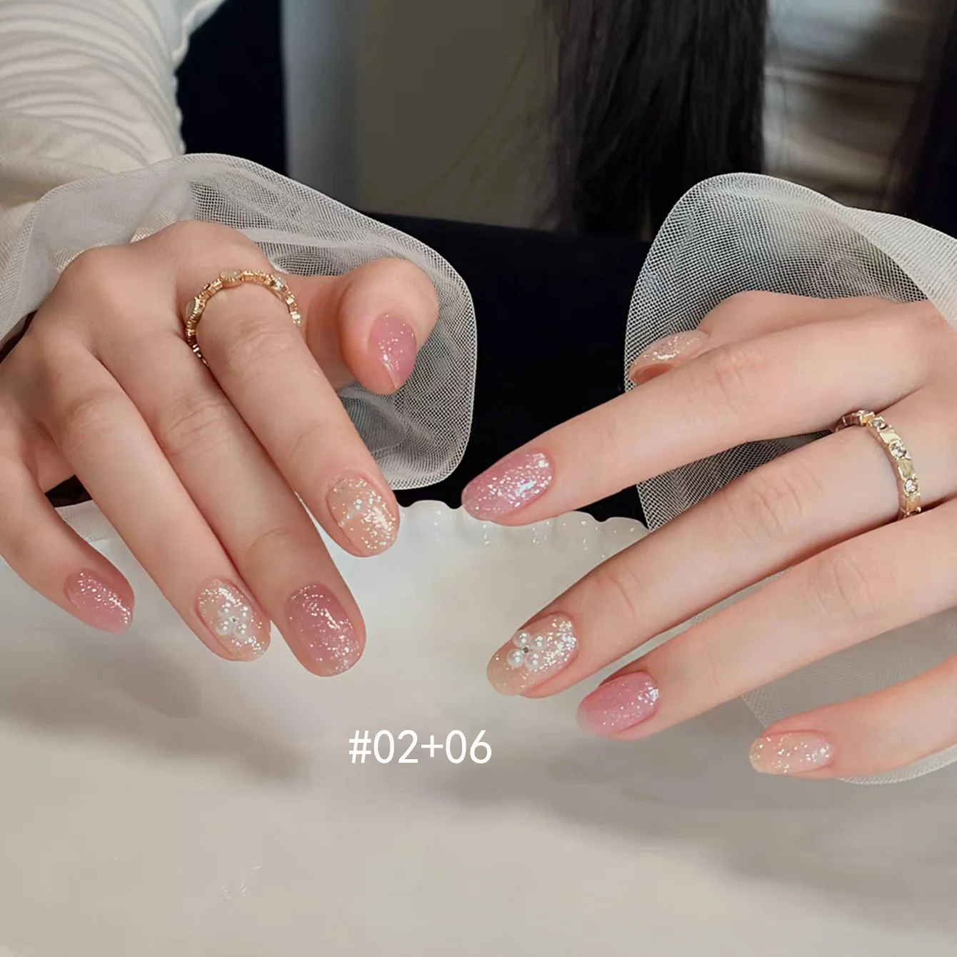 

1pcs TC Summer Popular Versatile Glitter Pink Flash Snow Velvet Gel Nail Polish Sparkling Dreamy European White Gel Nail Art