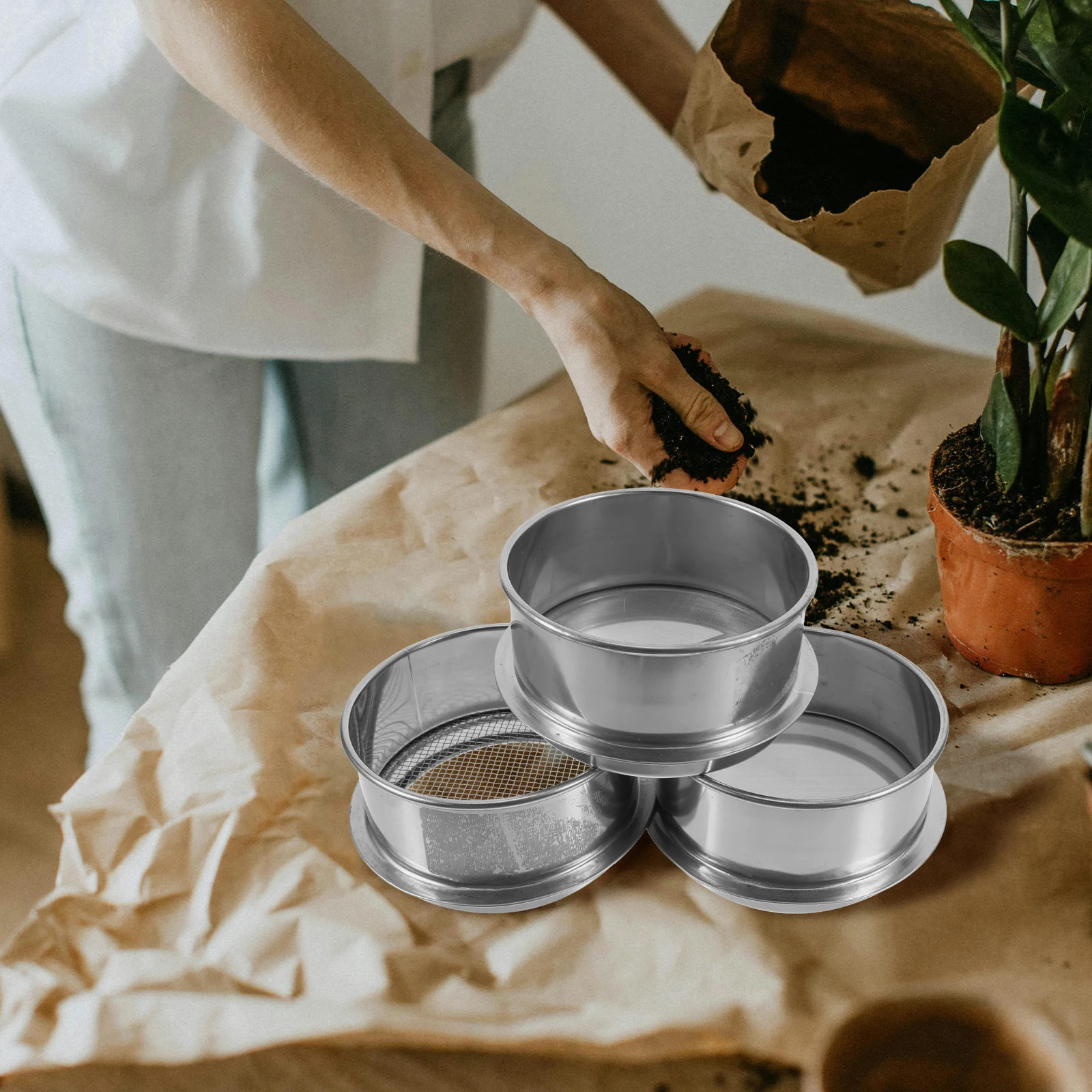 

3 Pieces Stainless Steel Sieve Powder Sifter Fine Mesh Lab Test Separation Strainer Soil Plastic Sand Tools