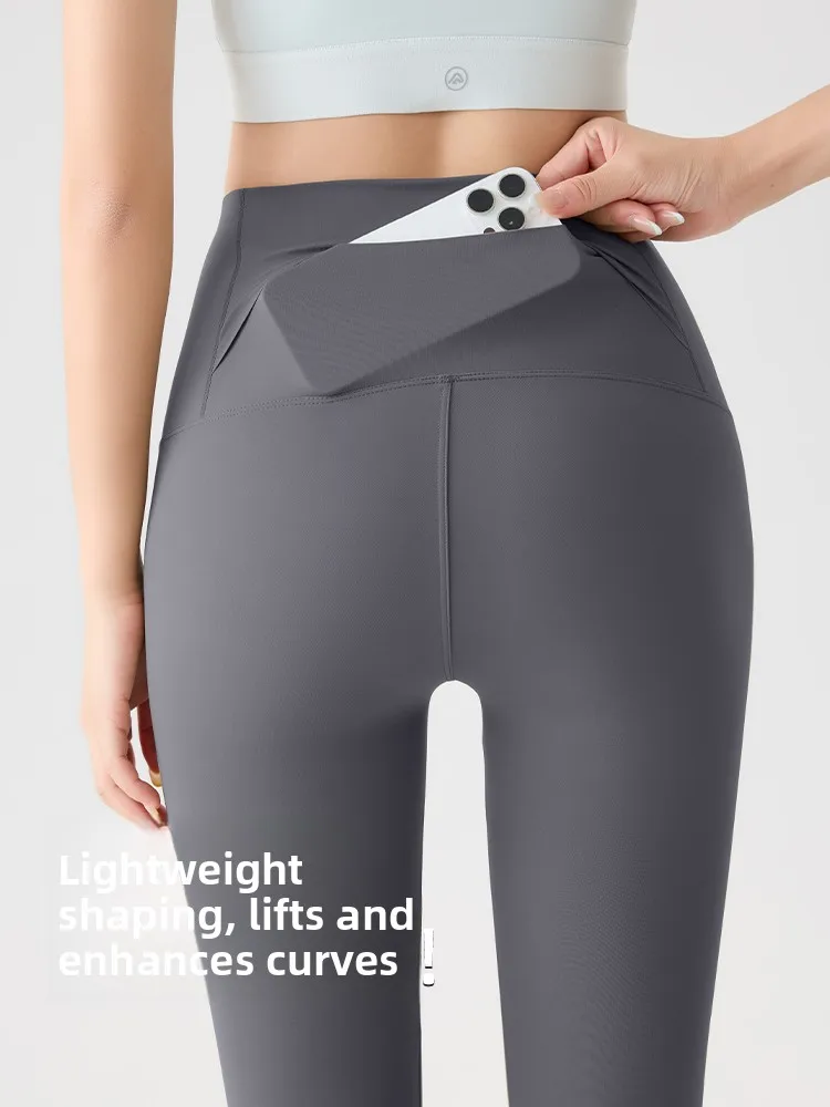 กางเกงฟิตเนสเอวสูงสำหรับผู้หญิง ทรงเข้ารูป กระชับสัดส่วน ยืดหยุ่นสูง ขาเล็ก ผลิตจากผ้าไนลอนผสมสแปนเด็กซ์