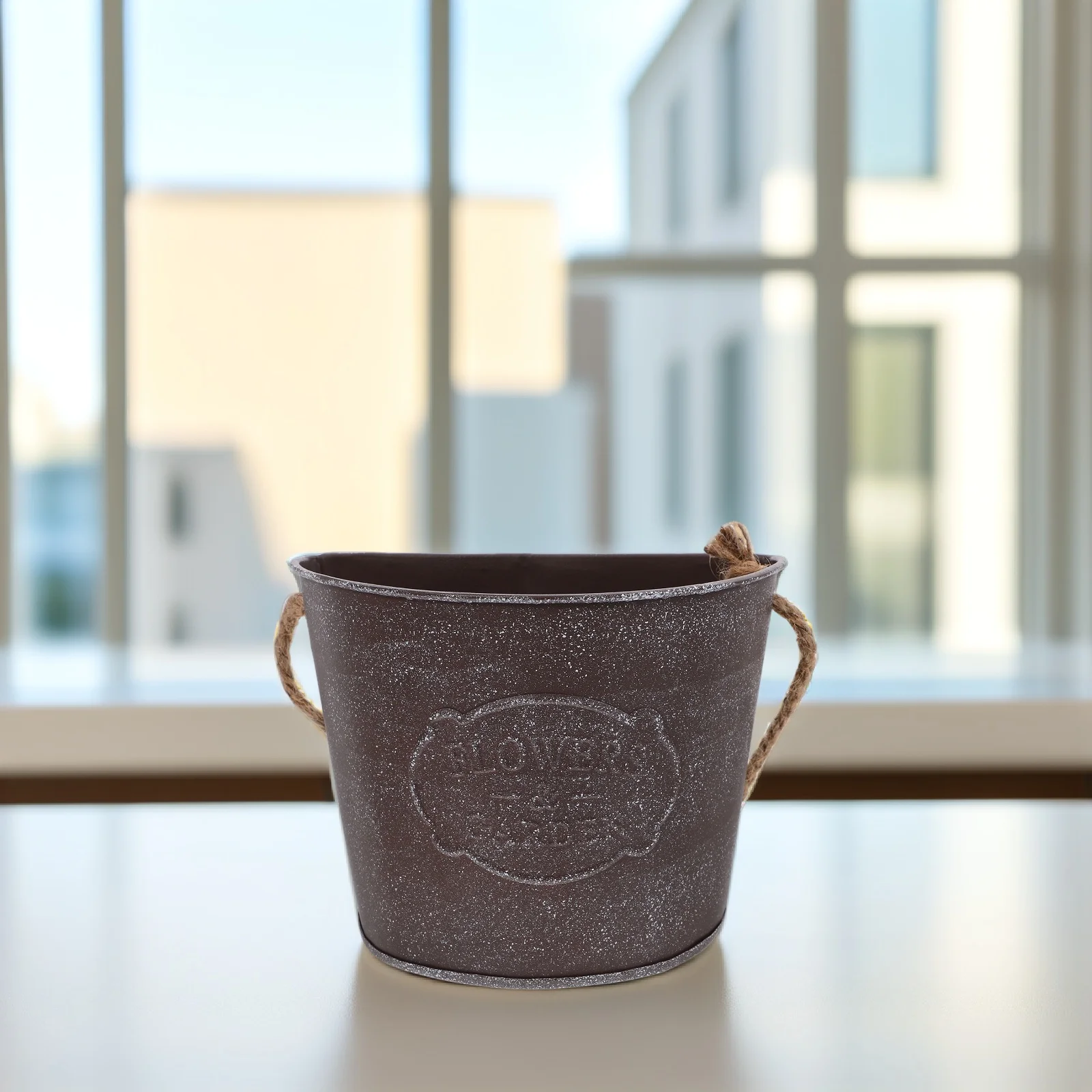 

Retro Iron Wall Hanging Flower Pot Durable Tin Planter Decor Small Size Vintage Vase Garden Plant Holder
