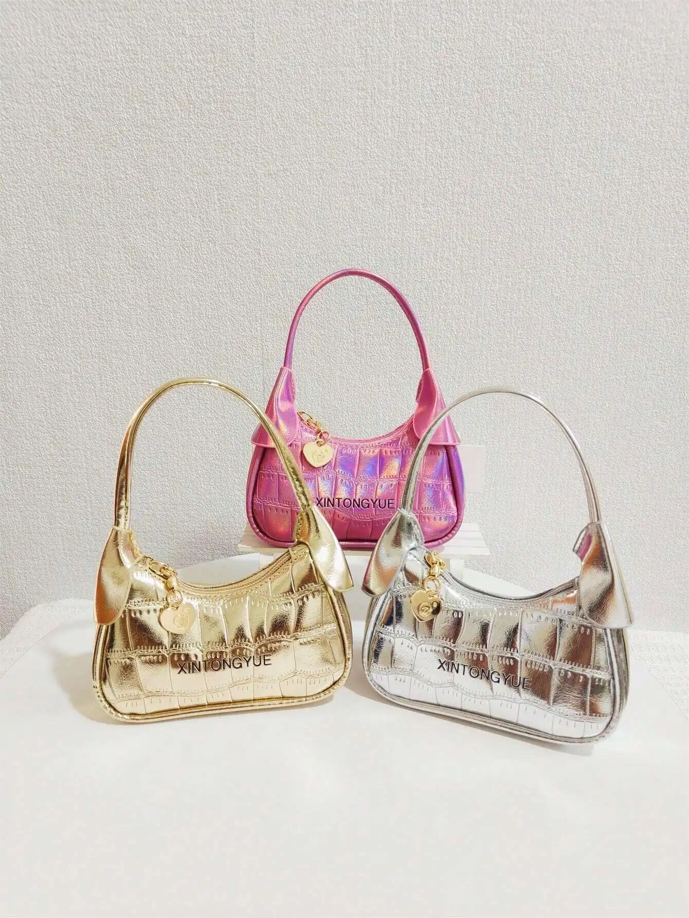 

Металлическая мини-сумка с тиснением под крокодила для женщин - золотая, серебряная, розовая